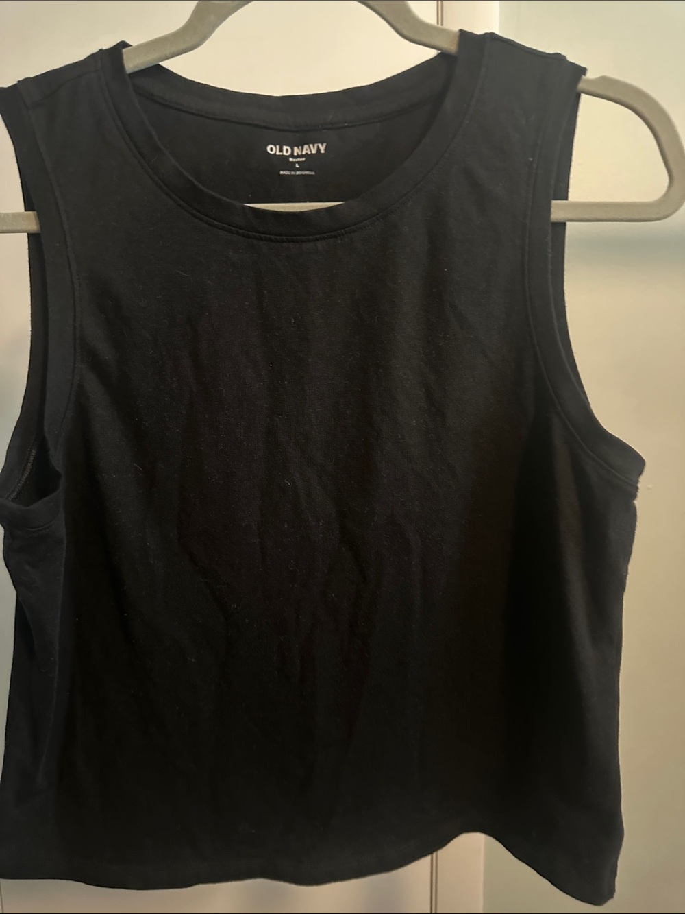 Old Navy Black Cropped Muscle Tank